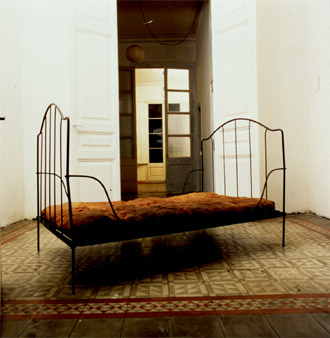 20070629120004-bed.jpg